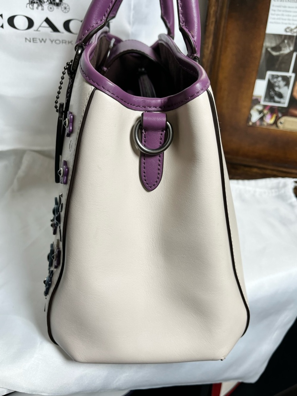 *** SOLD under Unlisted *** Coach Margot Floral Tote w/ Wallet - Picture 4 of 13